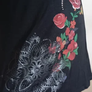 Vestido Desigual Negro con Flores y Mandala