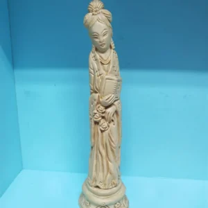 Figura china mujer con libro