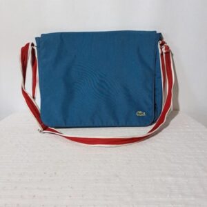 Bolso estilo universitario cruzado