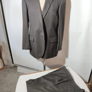 Traje marrón caballero.