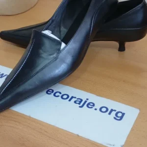 Tacones negros bajos