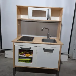 Cocina de juguete con accesorios