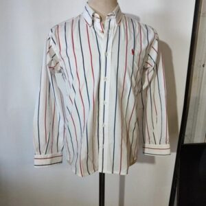 Camisa blanca con rayas