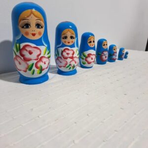 Muñecas Matrioskas Azules Florales